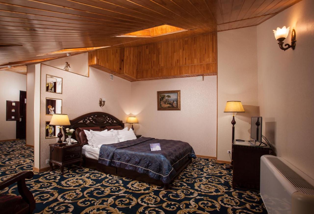 London Hotel Odessa Eksteriør bilde