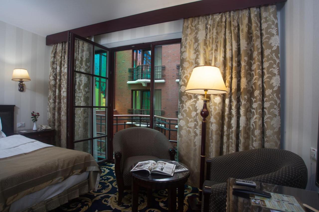 London Hotel Odessa Eksteriør bilde
